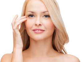 Eyelid Surgery Recovery Time featured image